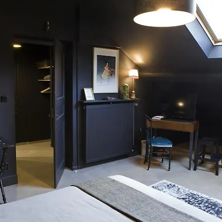 La Maison De Bon Aloi